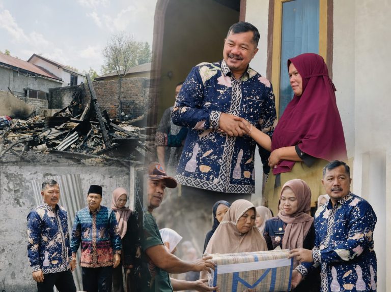 Wujud Kepedulian, Bupati Monadi Salurkan Bantuan untuk Korban Kebakaran di Kemantan Tinggi